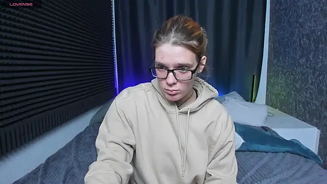 Snapshot of KIKI_Krash chatting on February 25, 10:26 am KIKI Krash online show from February 25, 10:26 am