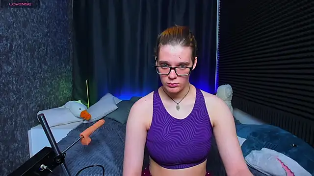 Snapshot of KIKI_Krash chatting on February 25, 1:28 pm KIKI Krash online show from February 25, 1:28 pm