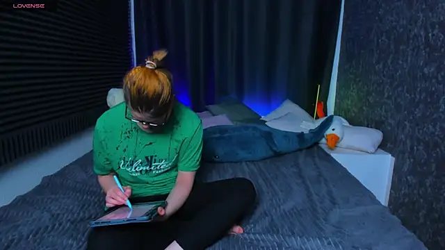 Snapshot of KIKI_Krash chatting on February 27, 4:43 pm KIKI Krash online show from February 27, 4:43 pm