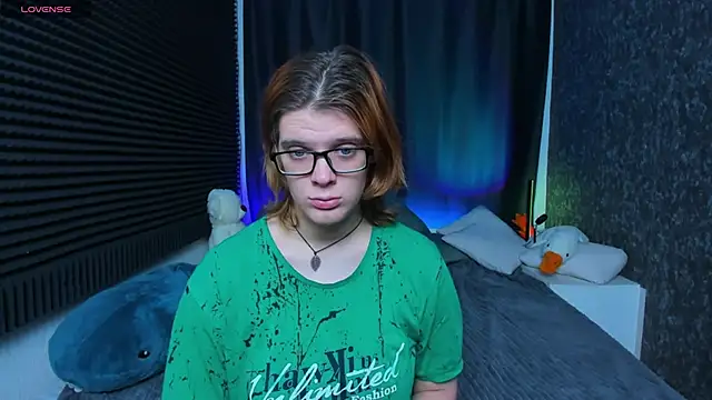 Snapshot of KIKI_Krash chatting on February 28, 3:15 pm KIKI Krash online show from February 28, 3:15 pm