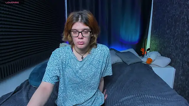 Snapshot of KIKI_Krash chatting on March 1, 10:24 am KIKI Krash online show from March 1, 10:24 am