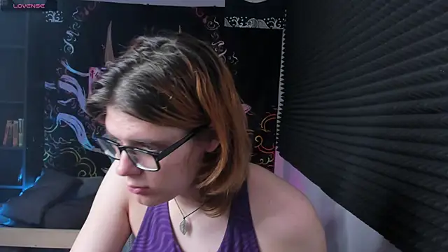 Snapshot of KIKI_Krash chatting on March 5, 11:06 am KIKI Krash online show from March 5, 11:06 am