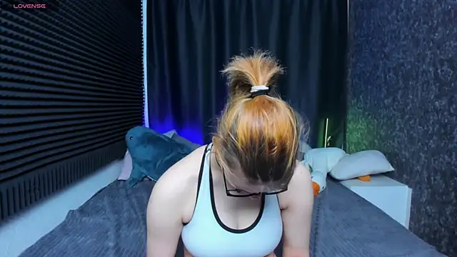 Snapshot of KIKI_Krash chatting on March 10, 10:26 am KIKI Krash online show from March 10, 10:26 am