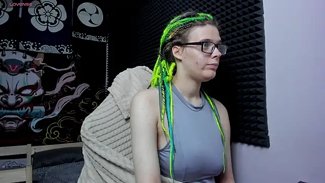 Snapshot of KIKI_Krash chatting on September 16, 10:38 am KIKI Krash online show from September 16, 10:38 am