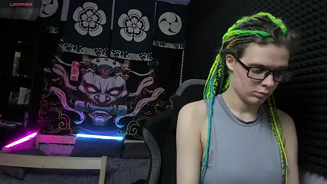 Snapshot of KIKI_Krash chatting on September 17, 10:06 am KIKI Krash online show from September 17, 10:06 am