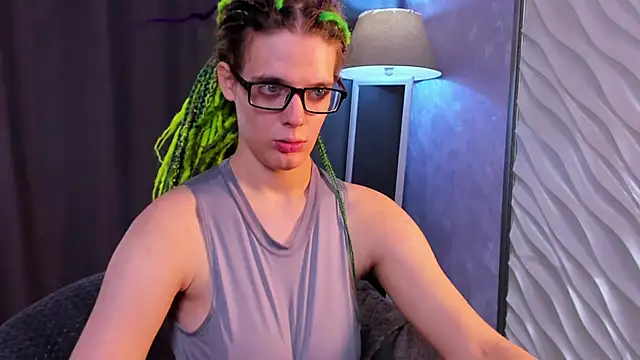 Snapshot of KIKI_Krash chatting on September 20, 10:05 am KIKI Krash online show from September 20, 10:05 am