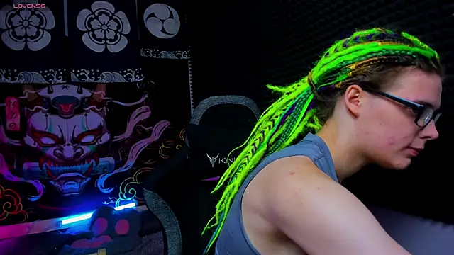 Snapshot of KIKI_Krash chatting on September 21, 10:06 am KIKI Krash online show from September 21, 10:06 am