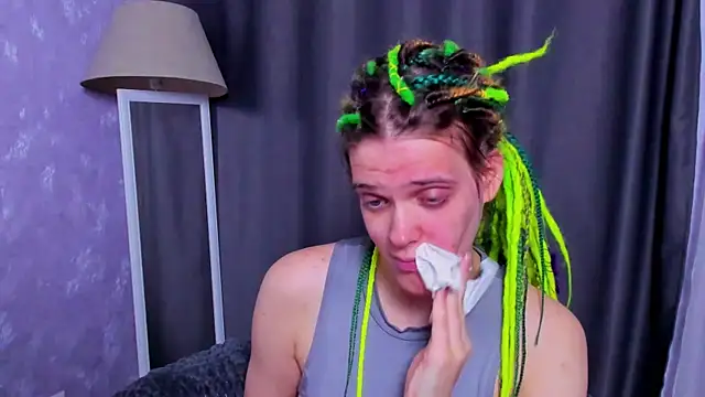 Snapshot of KIKI_Krash chatting on September 23, 10:40 am KIKI Krash online show from September 23, 10:40 am