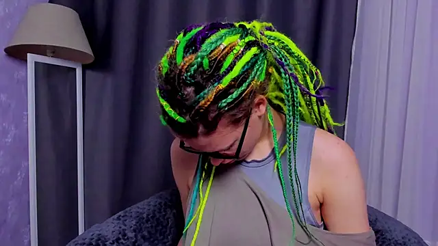 Snapshot of KIKI_Krash chatting on September 28, 9:58 am KIKI Krash online show from September 28, 9:58 am