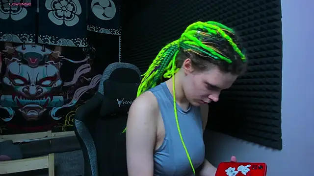 Snapshot of KIKI_Krash chatting on October 7, 10:01 am KIKI Krash online show from October 7, 10:01 am