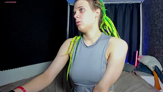 Snapshot of KIKI_Krash chatting on October 9, 10:02 am KIKI Krash online show from October 9, 10:02 am