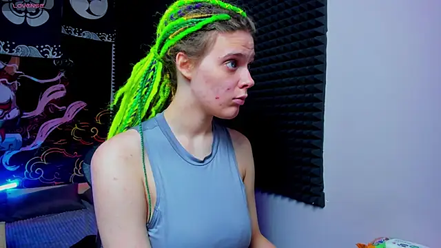 Snapshot of KIKI_Krash chatting on October 10, 10:03 am KIKI Krash online show from October 10, 10:03 am