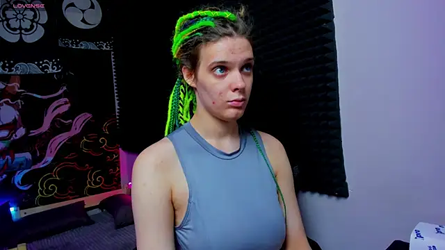 Snapshot of KIKI_Krash chatting on October 12, 10:25 am KIKI Krash online show from October 12, 10:25 am