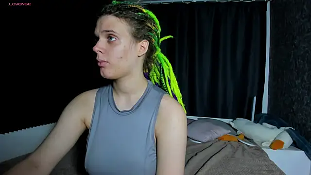 Snapshot of KIKI_Krash chatting on October 16, 10:05 am KIKI Krash online show from October 16, 10:05 am