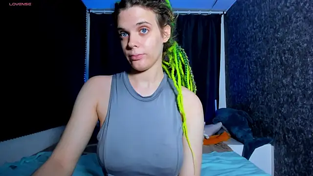 Snapshot of KIKI_Krash chatting on November 6, 11:44 am KIKI Krash online show from November 6, 11:44 am