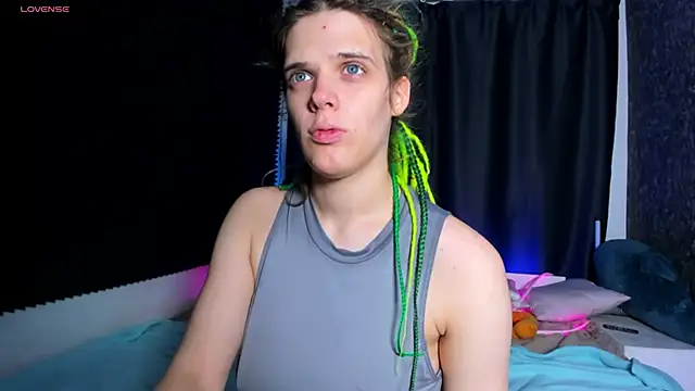 Snapshot of KIKI_Krash chatting on November 9, 10:35 am KIKI Krash online show from November 9, 10:35 am