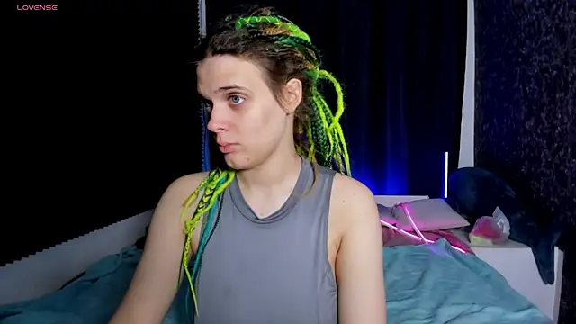 Snapshot of KIKI_Krash chatting on November 21, 10:03 am KIKI Krash online show from November 21, 10:03 am