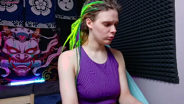 Snapshot of KIKI_Krash chatting on December 2, 10:09 am KIKI Krash online show from December 2, 10:09 am