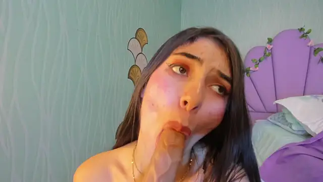 Snapshot of Skinny_Linda chatting on December 28, 4:30 pm Skinny Linda online show from December 28, 4:30 pm