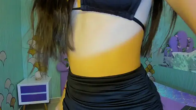 Snapshot of Skinny_Linda chatting on January 27, 1:19 pm Skinny Linda online show from January 27, 1:19 pm