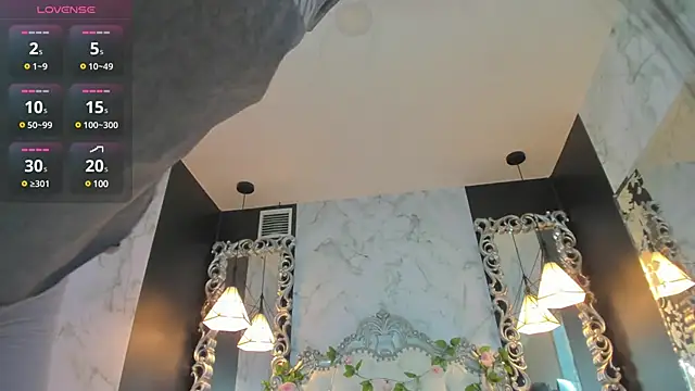 Snapshot of Skinny_Linda chatting on February 13, 10:23 am Skinny Linda online show from February 13, 10:23 am