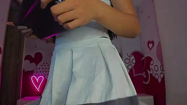 Snapshot of Skinny_Linda chatting on March 5, 10:22 am Skinny Linda online show from March 5, 10:22 am