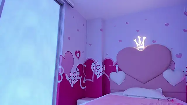 Snapshot of Skinny_Linda chatting on March 10, 4:35 pm Skinny Linda online show from March 10, 4:35 pm