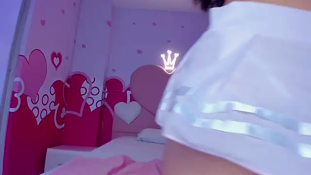 Snapshot of Skinny_Linda chatting on March 13, 1:29 pm Skinny Linda online show from March 13, 1:29 pm