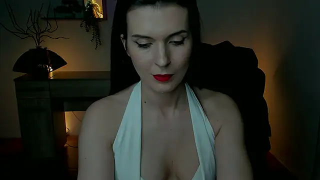 EricaPowers online show from December 6, 1:44 pm