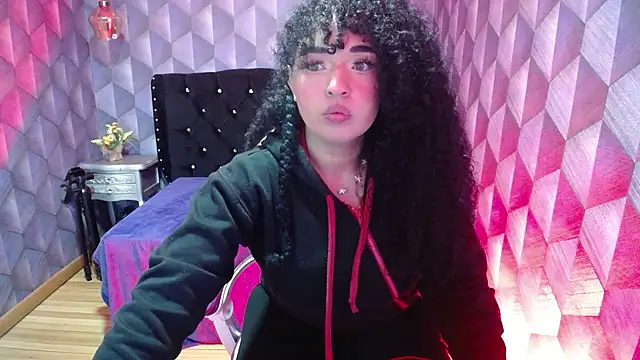 Sofiacowperx online show from February 12, 12:55 pm