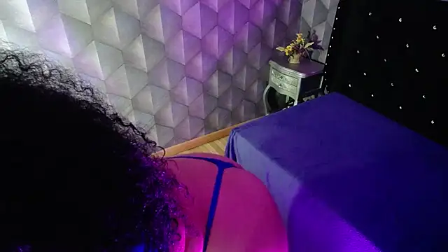 Sofiacowperx online show from February 15, 11:36 pm