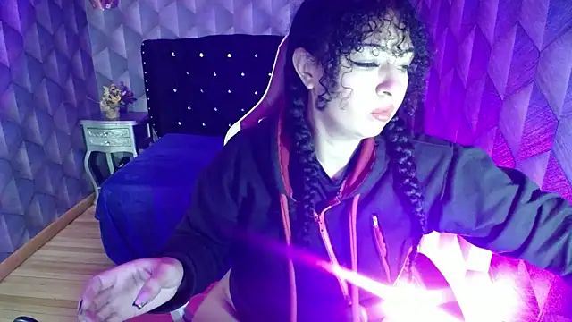 Sofiacowperx online show from February 22, 12:51 pm