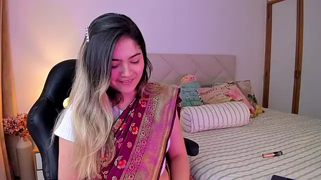 Lau Bee online show from December 6, 7:01 pm