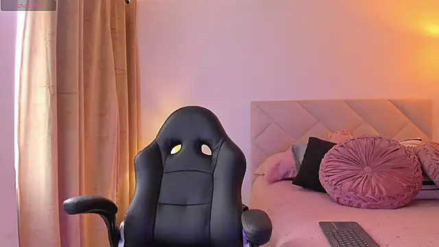 Lau Bee online show from February 21, 2:38 pm