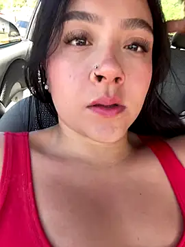 Abigail Cowen online show from November 18, 4:22 pm