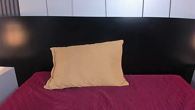 liz goth online show from January 16, 1:14 pm