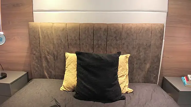 liz goth online show from March 14, 1:57 pm