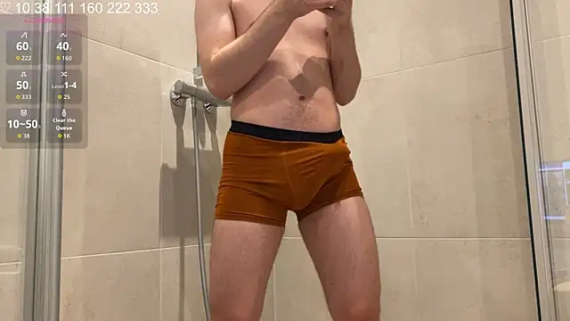 curlyboyy  online show from October 30, 9:15 pm