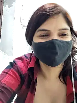 illay love online show from February 27, 8:20 pm