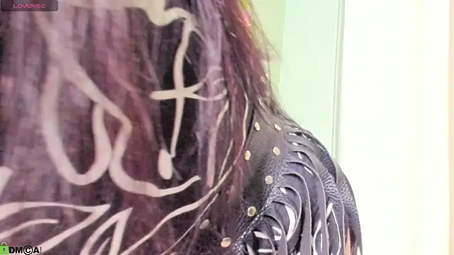 Margaret Clark  online show from December 15, 11:25 am