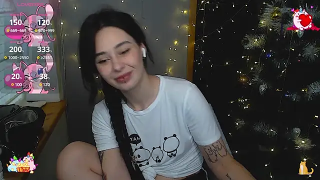 Snapshot of NataliMillers chatting on December 22, 9:55 am NataliMillers online show from December 22, 9:55 am