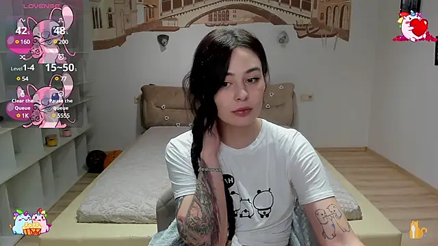 Snapshot of NataliMillers chatting on December 22, 1:22 pm NataliMillers online show from December 22, 1:22 pm