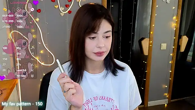 Snapshot of NataliMillers chatting on October 8, 6:00 am NataliMillers online show from October 8, 6:00 am