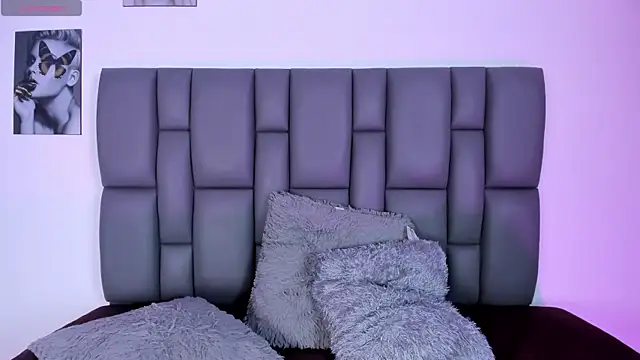 Sophia Lemos online show from March 18, 1:31 pm