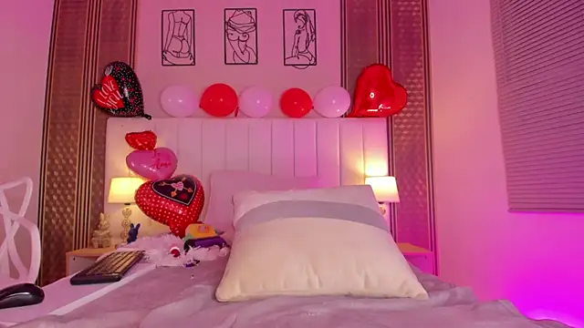 zoe sky  online show from September 20, 11:50 pm