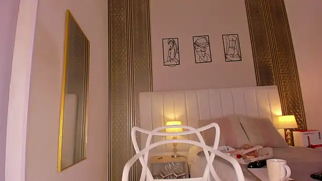 zoe sky  online show from April 21, 11:38 am