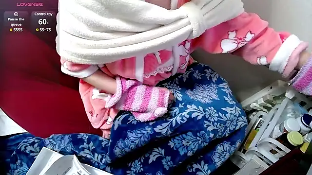 Snapshot of arincochu chatting on March 1, 9:07 am arincochu online show from March 1, 9:07 am