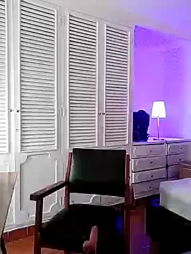 Adel Nesbiit online show from February 6, 7:28 pm