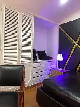 Adel Nesbiit online show from April 20, 7:48 pm