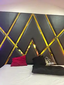 Adel Nesbiit online show from April 21, 7:39 pm